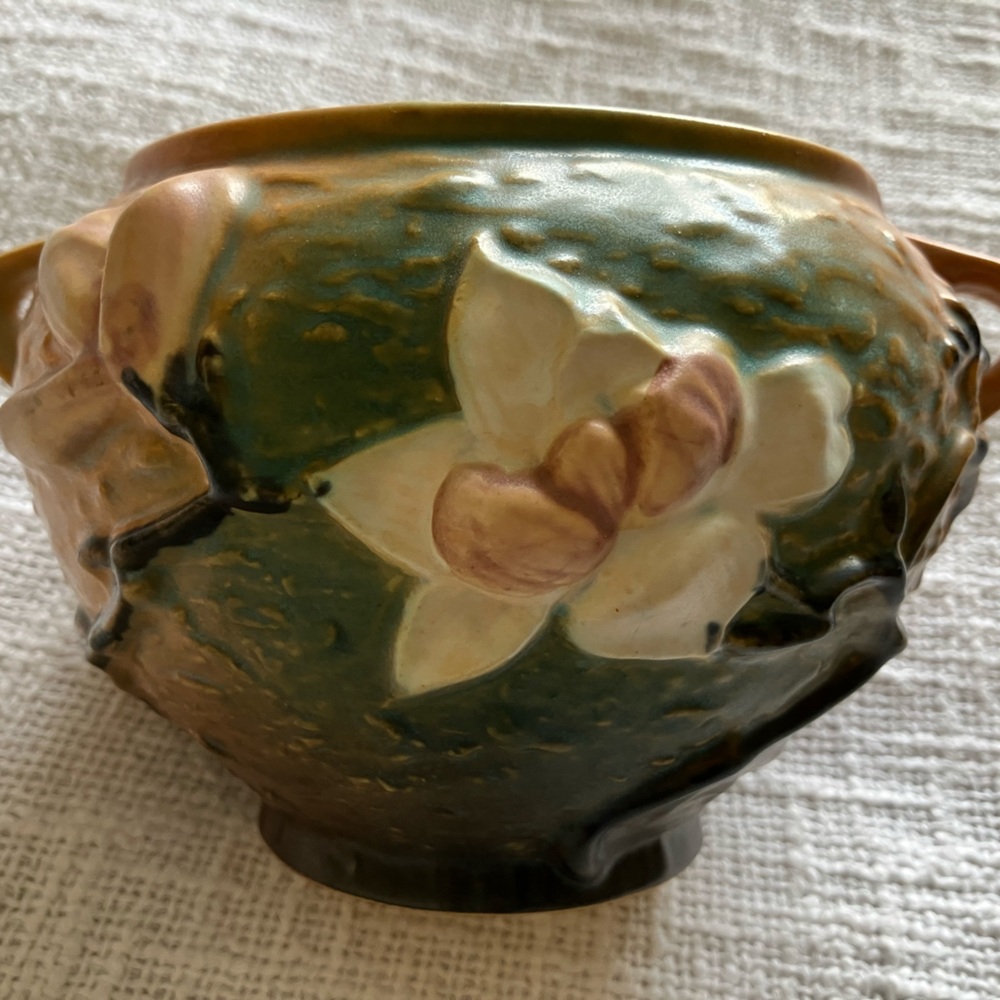 Vintage Roseville Pottery “Magnolia” Planter